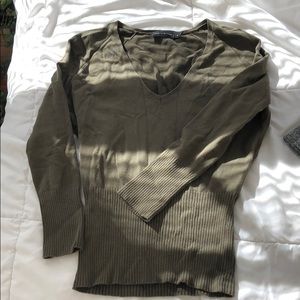 Army green fitted v neck sweater